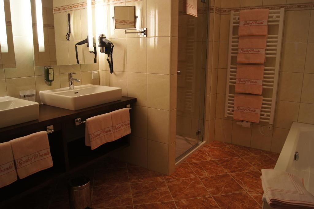 Gasthof Prankl Spitz an der Donau Room photo